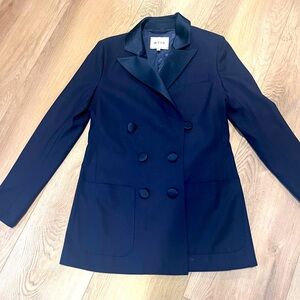 Chic Navy Blazer with lapels from Designer store in London called Wyse London